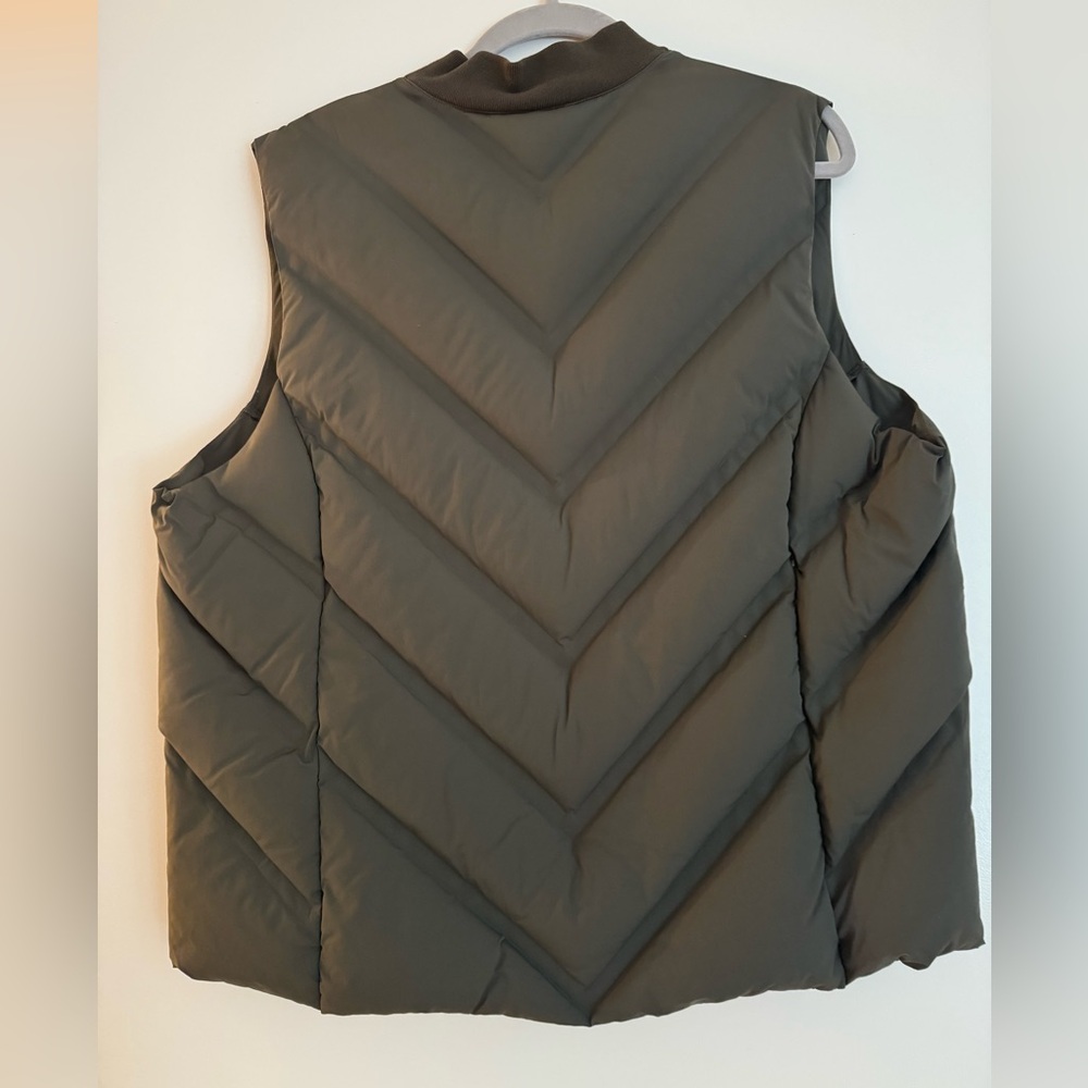 Athleta Inlet Puffer Vest - Picture 7 of 8